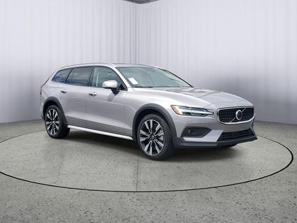 2026 Volvo V60 Cross Country Fort Myers FL