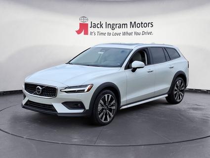 2025 Volvo V60 Cross Country Montgomery AL
