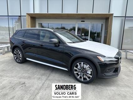 2026 Volvo V60 Cross Country Lynnwood WA