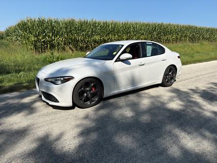 2019 Alfa Romeo Giulia Mendota IL