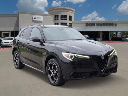 2022 Alfa Romeo Stelvio Plano TX